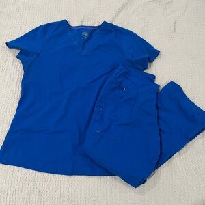 Healing hands scrubs: top L, bottoms M
